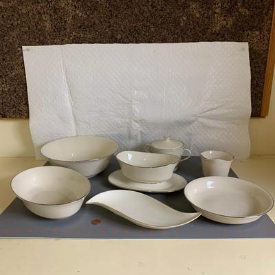 7 Piece Lenox maywood Dinner Set (Centerpiece Bowl & More)