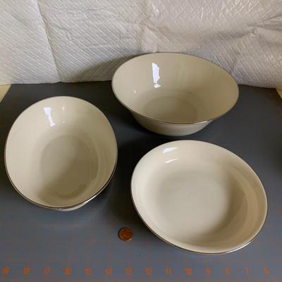 7 Piece Lenox maywood Dinner Set (Centerpiece Bowl & More)