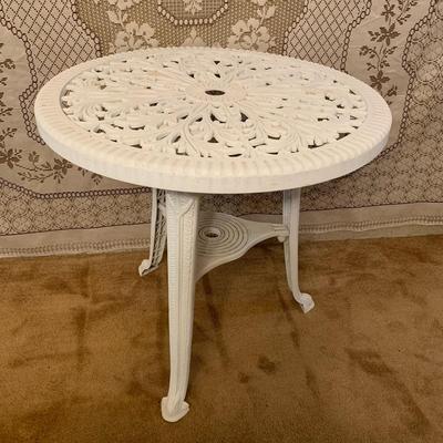 Resin Victorian Style Garden Table & Chairs