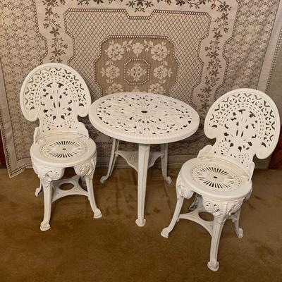 Resin Victorian Style Garden Table & Chairs