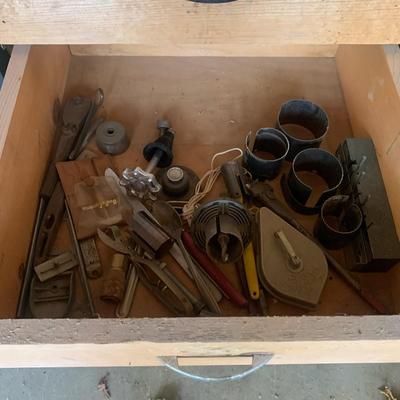 Craftsman Radial Arm Saw with Storage Cabinet with Assortment of Blades