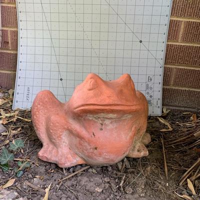 Frog Sculpture Yard Art