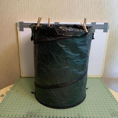 Collapsable Green Leaf Bag