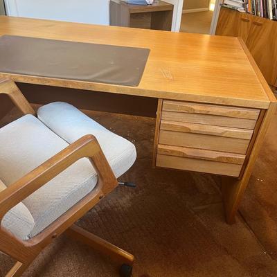 Denka MÃ¸bler Mobler Danish Denmark Large Vintage Teak Desk (71x35x29)