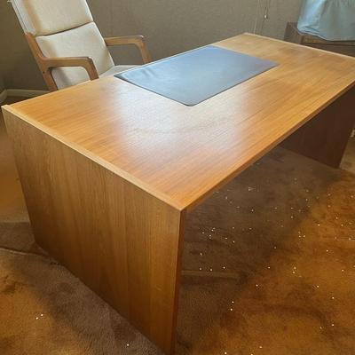 Denka MÃ¸bler Mobler Danish Denmark Large Vintage Teak Desk (71x35x29)