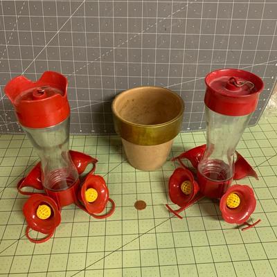 2- 12oz Glass Pinch Waist Hummingbird Feeders and flower pot