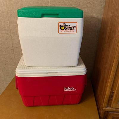 OSCAR By Coleman Cooler White w/ Green & Igloo Ice Chest Cooler Red