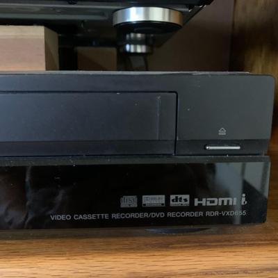 Sony Video Cassette Recorder/DVD Recorder RDR-VXD655