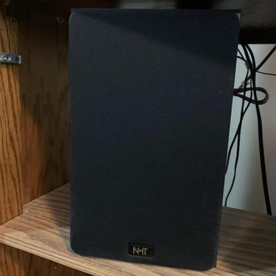 6 NHT SA-2 Amplifier Surround Sound + 6 Speakers