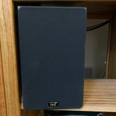6 NHT SA-2 Amplifier Surround Sound + 6 Speakers