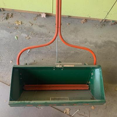Scotts Metal Spreader