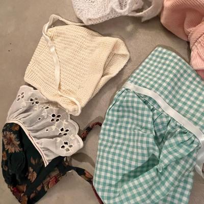 Lot of infant's bonnets