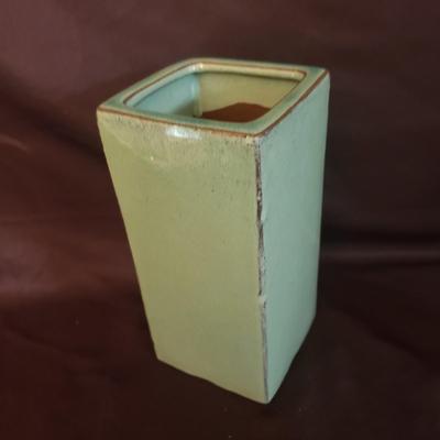 Kate Spade Crystal Vase, Vases, Frogs and More (GR-KD)