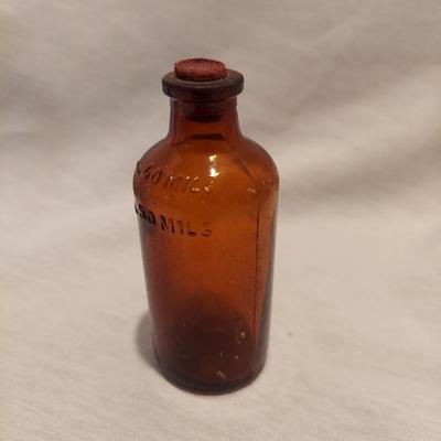 Vintage Tins and Bottles (GR-BBL)