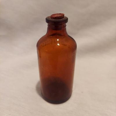 Vintage Tins and Bottles (GR-BBL)