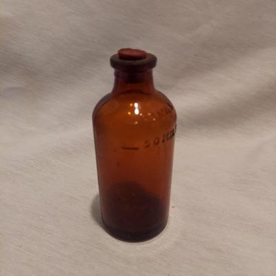 Vintage Tins and Bottles (GR-BBL)