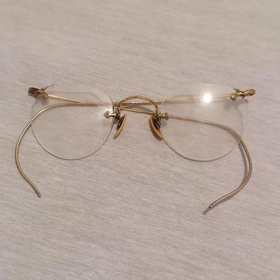 Vintage Personal Care and Grooming Items (GR-BBL)