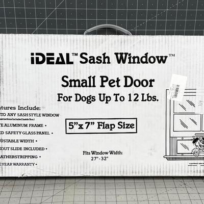 557 IDEAL Window Pet Door NEW IN THE BOX 