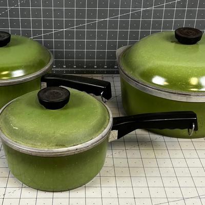 3 Avocado Cast Aluminum With Lid Pots and Pans