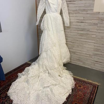 Bridallure Lace Vintage Wedding Dress w/ Train