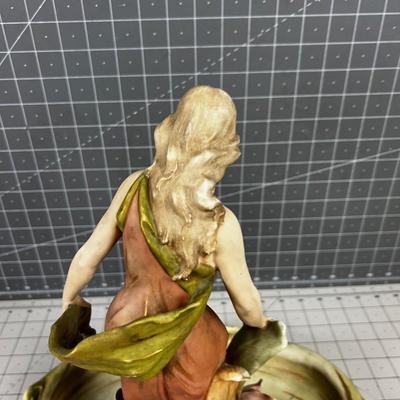 Royal Dux Lady