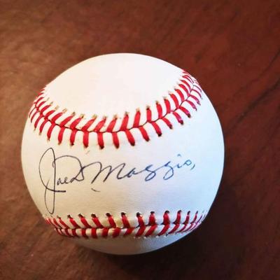 Joe Dimaggio Original Signed Baseball