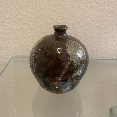 BROWN/WHITE VASE