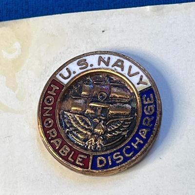 U.S. NAVY HONORABLE DISCHARGE PIN ON ORIGINAL CARD