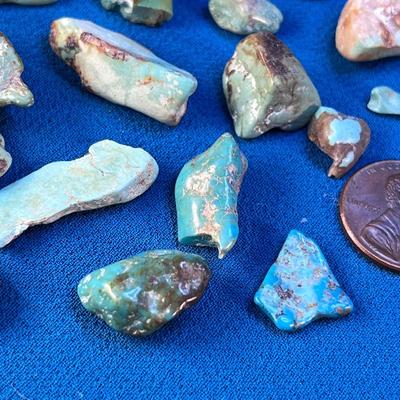 RAW TURQUOISE ROCKS AND BITS