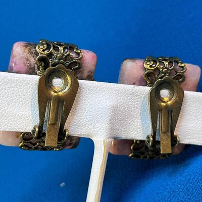 VINTAGE PINK POLISHED STONES SET IN FANCY BRASS FRAMES EARRINGS