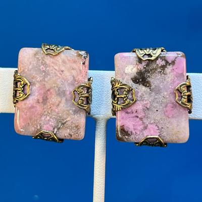 VINTAGE PINK POLISHED STONES SET IN FANCY BRASS FRAMES EARRINGS