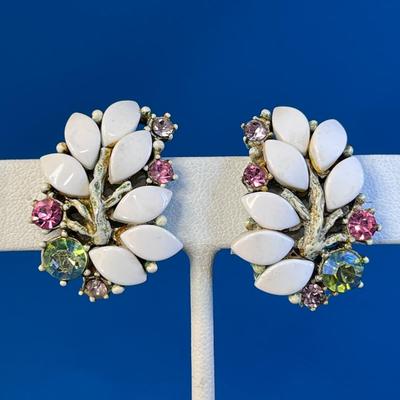 VINTAGE WHITE & PASTEL RHINESTONE LEAF FROND EARRINGS