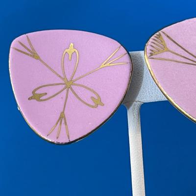 MID CENT MOD PINK ENAMELED EARRINGS w/ COOL GOLD PAINTED DESIGN