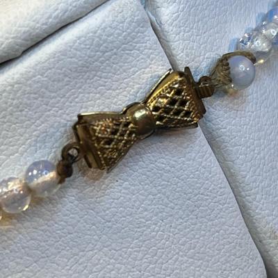 VINTAGE GLASS OPALESCENT BEAD NECKLACE CRACKLE GLASS BEADS