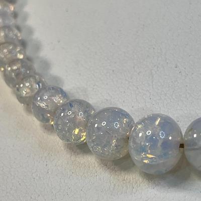 VINTAGE GLASS OPALESCENT BEAD NECKLACE CRACKLE GLASS BEADS