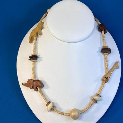 WOOD BEAD NECKLACE WITH CARVED WOOD AFRICAN ANIMALS