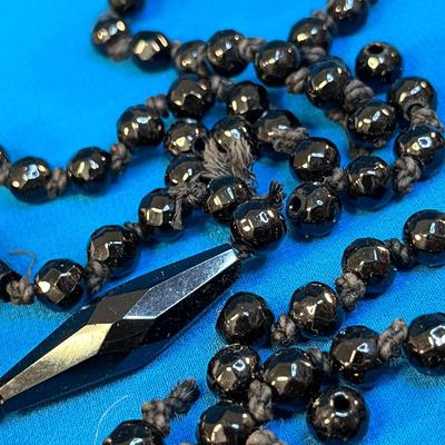 ANTIQUE BLACK FACETED GLASS BEAD NECKLACE NEEDS RESTRINGING