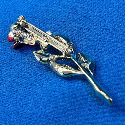 VINTAGE â€œGERRYâ€™Sâ€ METALLIC RED ROSE PIN ENAMELED LEAVES