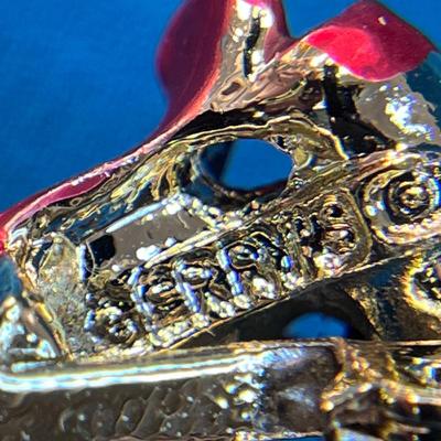 VINTAGE â€œGERRYâ€™Sâ€ METALLIC RED ROSE PIN ENAMELED LEAVES