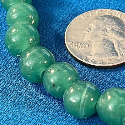 STRING OF GREEN GLASS JADE-LIKE BEADS FOR MAKING JEWELRY
