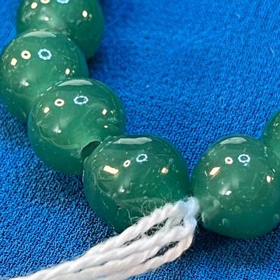 STRING OF GREEN GLASS JADE-LIKE BEADS FOR MAKING JEWELRY