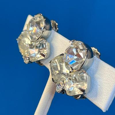 VINTAGE CHUNKY CLEAR RHINESTONE EARRINGS