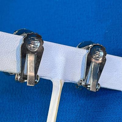 VINTAGE CHUNKY CLEAR RHINESTONE EARRINGS