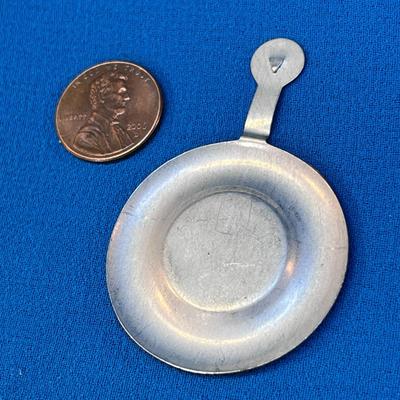 1967 MATTEL HOT WHEELS â€œBEATNIK BANDITâ€ FOLD OVER TAB PIN BUTTON