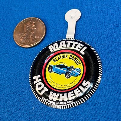 1967 MATTEL HOT WHEELS â€œBEATNIK BANDITâ€ FOLD OVER TAB PIN BUTTON