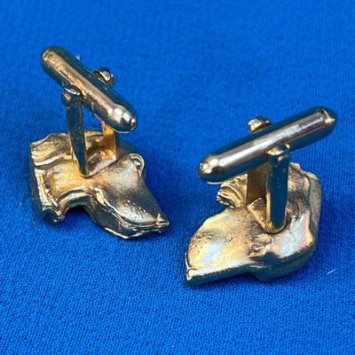 UNIQUE 3-D GOLD TONE METAL HUNTING DOG CUFF LINKS