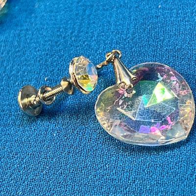 IRIDESCENT FACETED DANGLY HEART EARRINGS