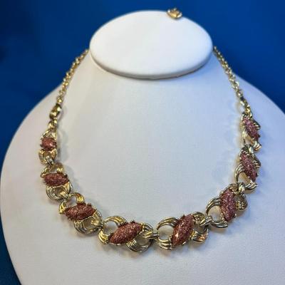 COPPERY FLECKED STONES IN GOLD-TONE METAL SETTING NECKLACE