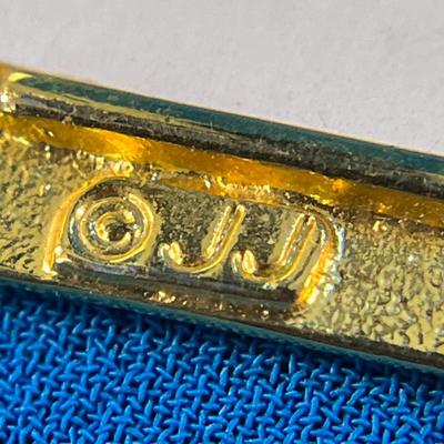 GOLD TONE CAT FRAME PIN HOLDS 1â€ X 3/4â€ PICTURE