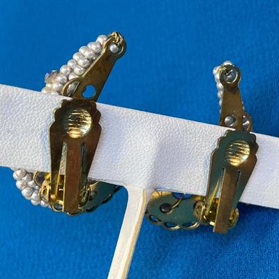 PRETTY PURPLE FAUX PEARL, FACETED BEAD, RHINESTONE EARRINGS